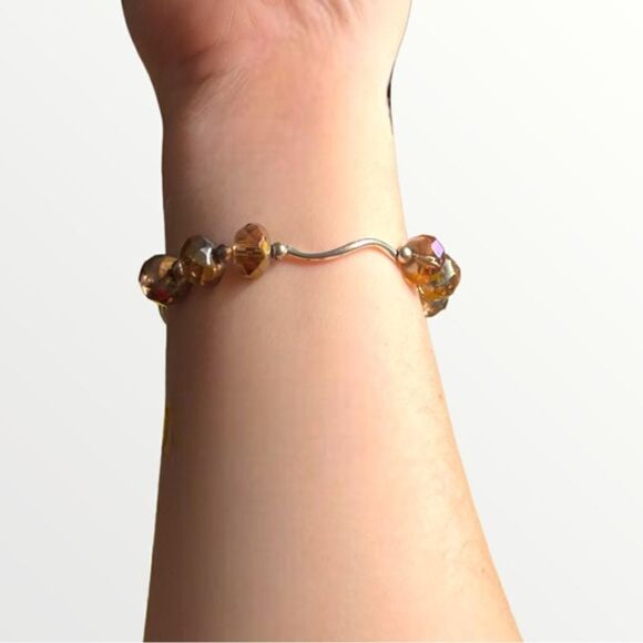 Wavy AB Beaded Stretch Bracelet - Picture 10 of 10